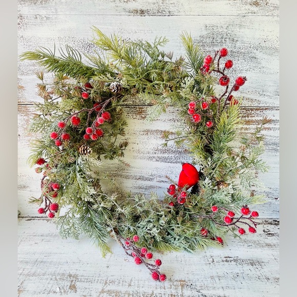 Icy Pine & Sugar Berry Cardinal Wreath - Picture 8 of 11